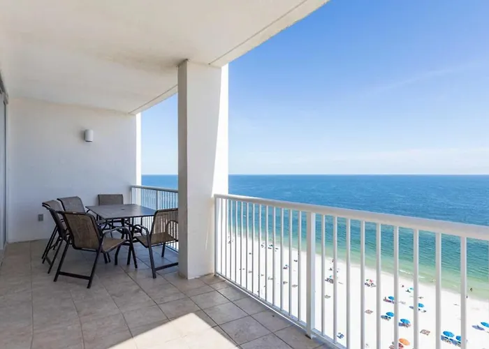 Island Tower Apartment *